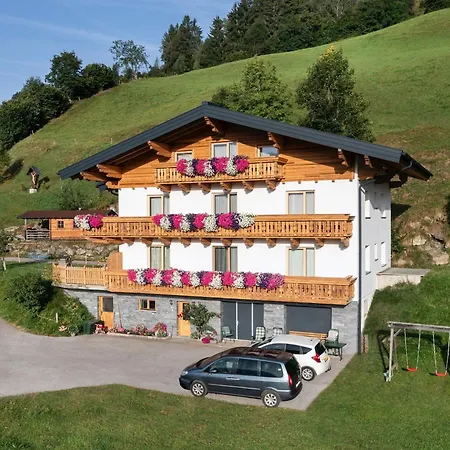 Chalet In Sankt Johann Near Ski Lift Wagrain