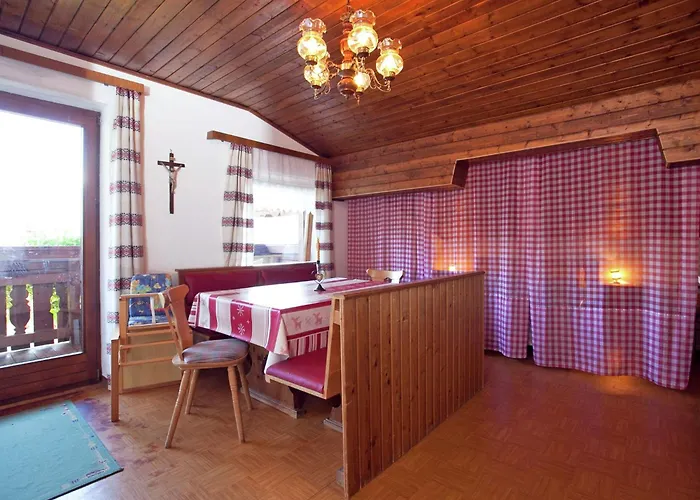 In Sankt Johann Near Lift * וואגריין